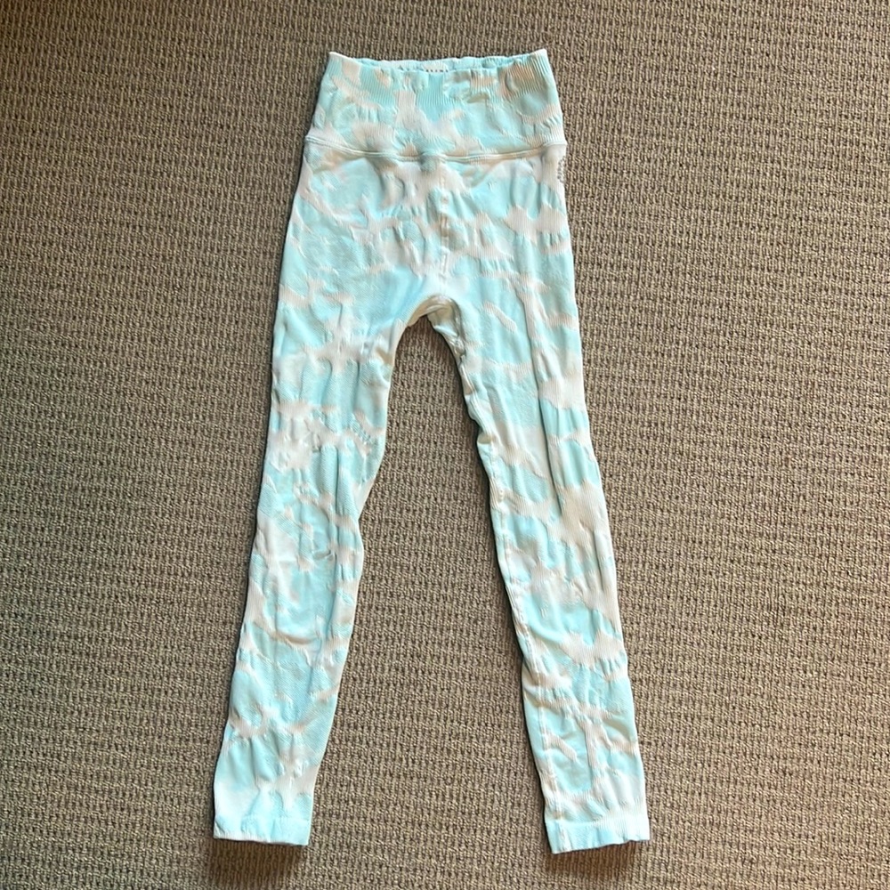 Free people movement high rise legging cloud, blue army print XS/S